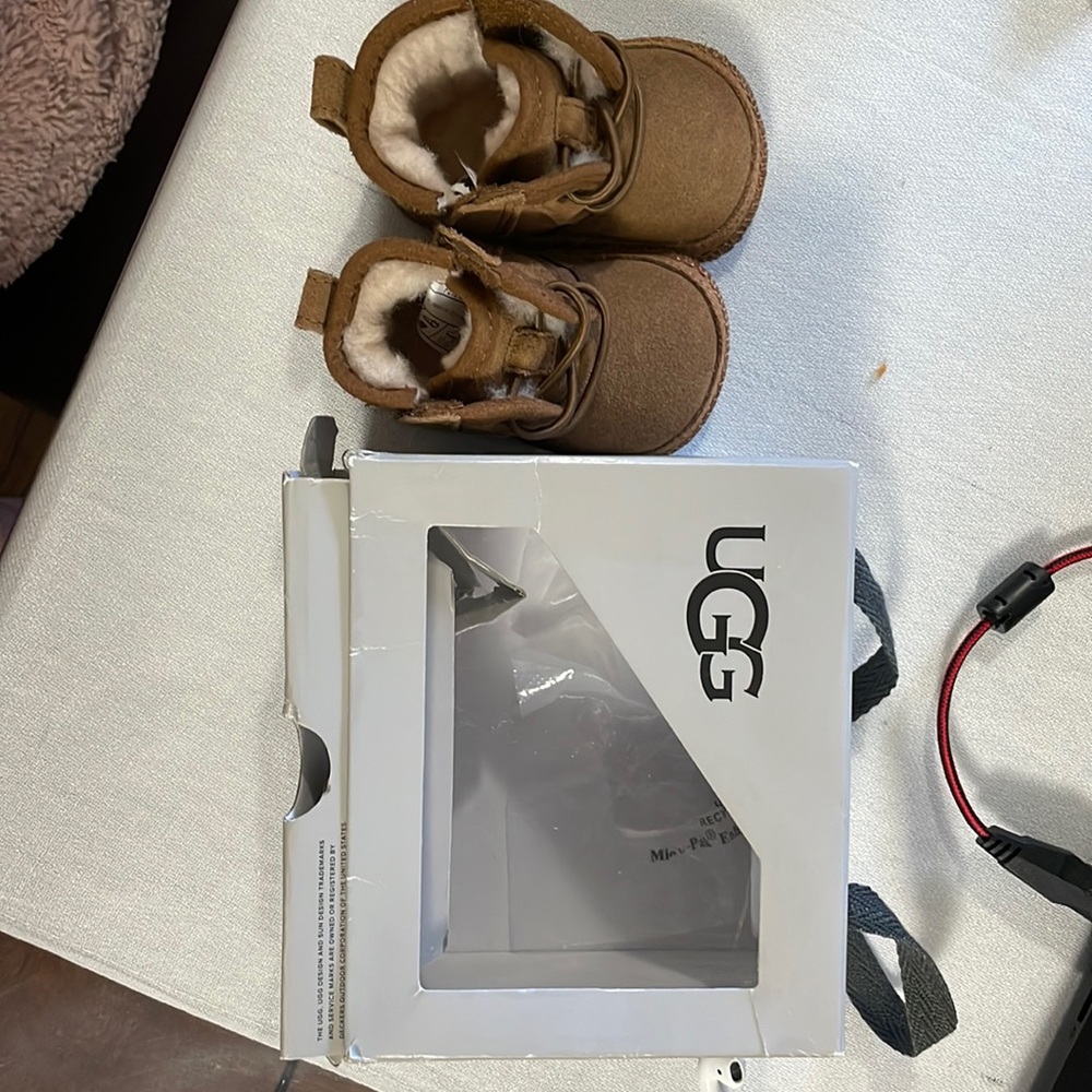 Baby neumel ugg